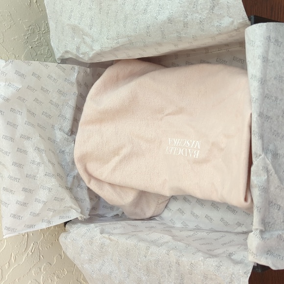 WORN 1X Badgley Mischka Soft White Urbana Strappy Formal Sparkle Sandal Size 8.5 - Picture 16 of 16